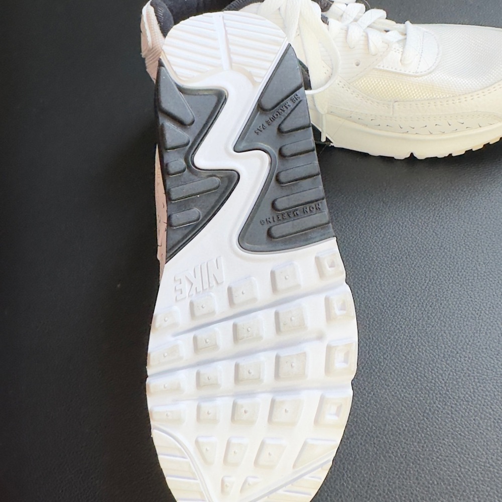 Nike kids Black and White Air Max Sneakers - Picture 3 of 4